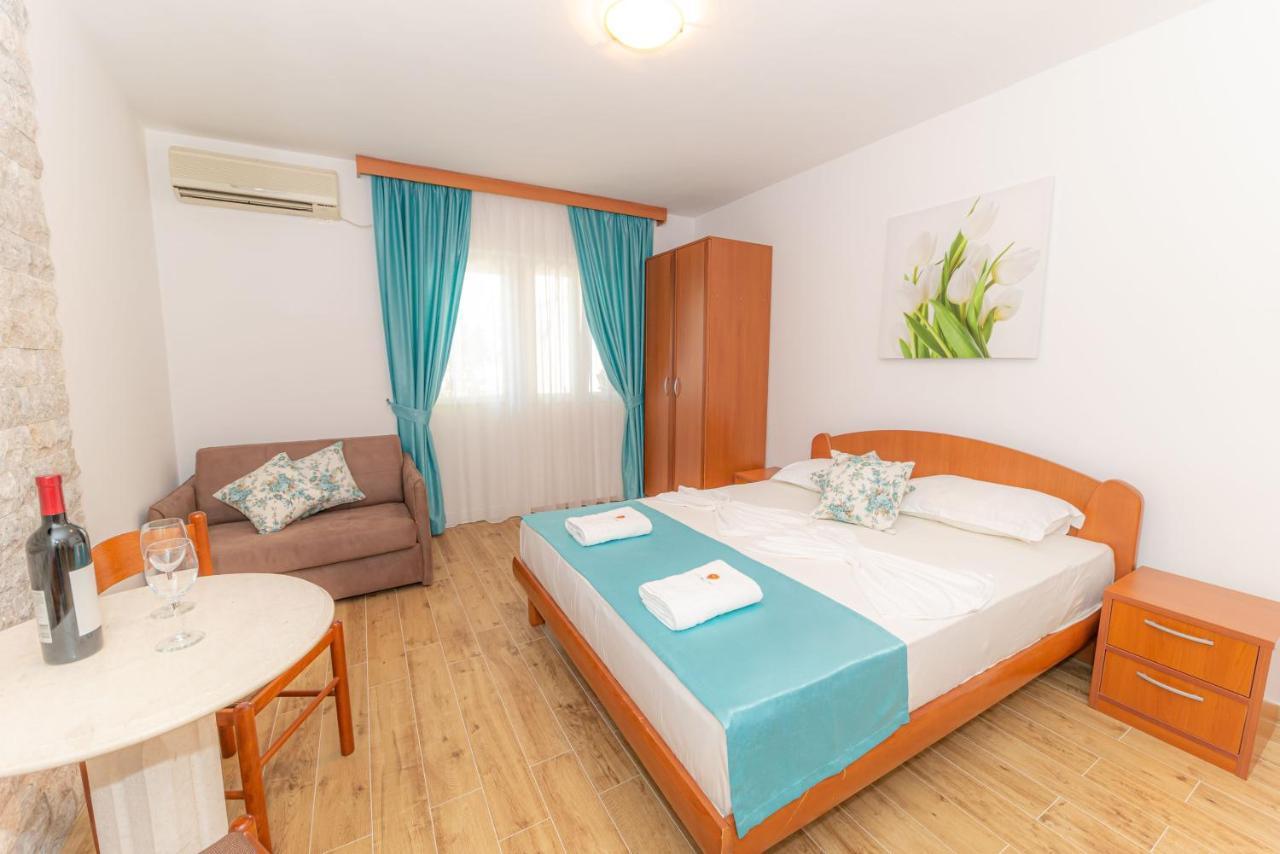 Guest House S-Lux Petrovac Zewnętrze zdjęcie