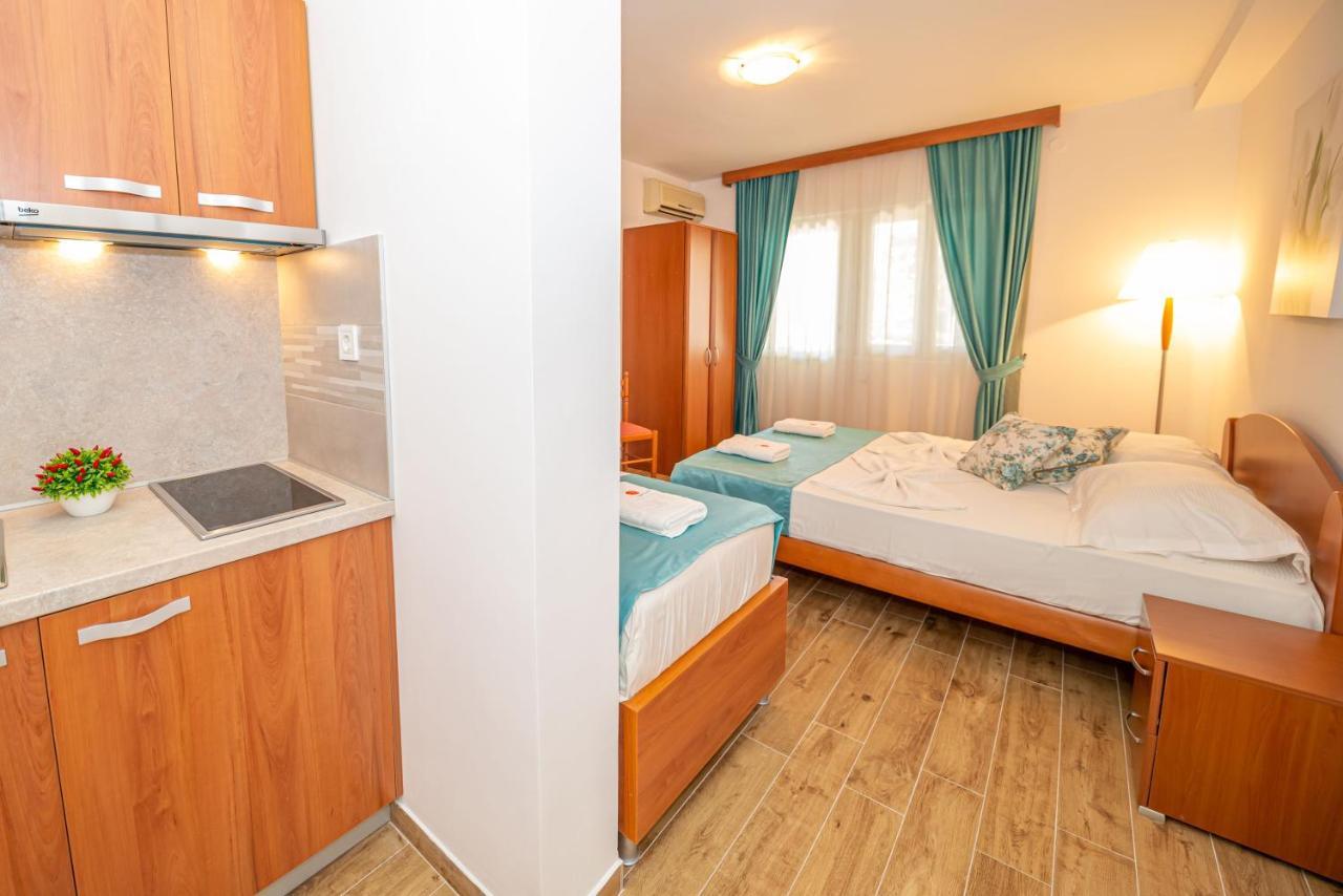 Guest House S-Lux Petrovac Zewnętrze zdjęcie