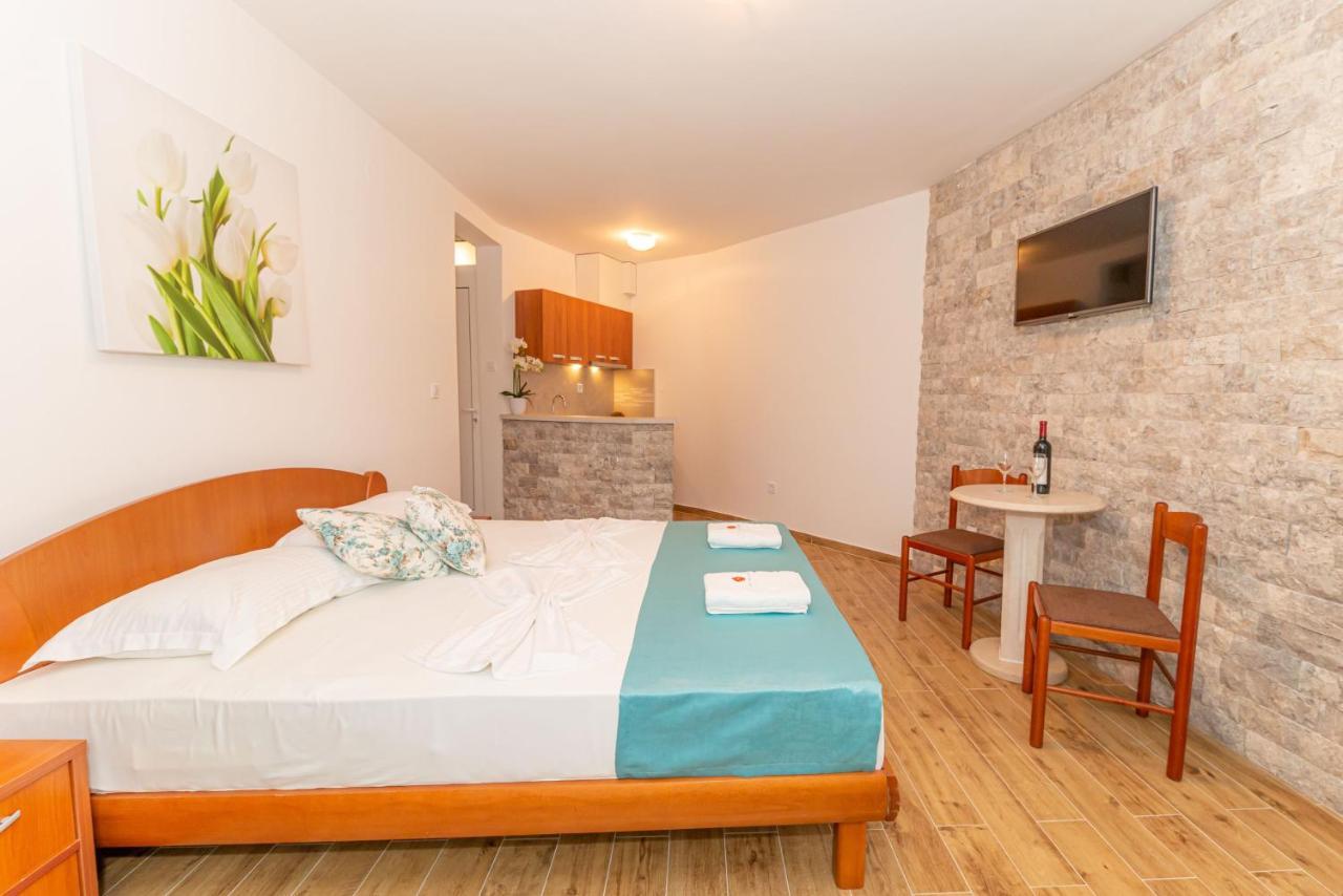 Guest House S-Lux Petrovac Zewnętrze zdjęcie