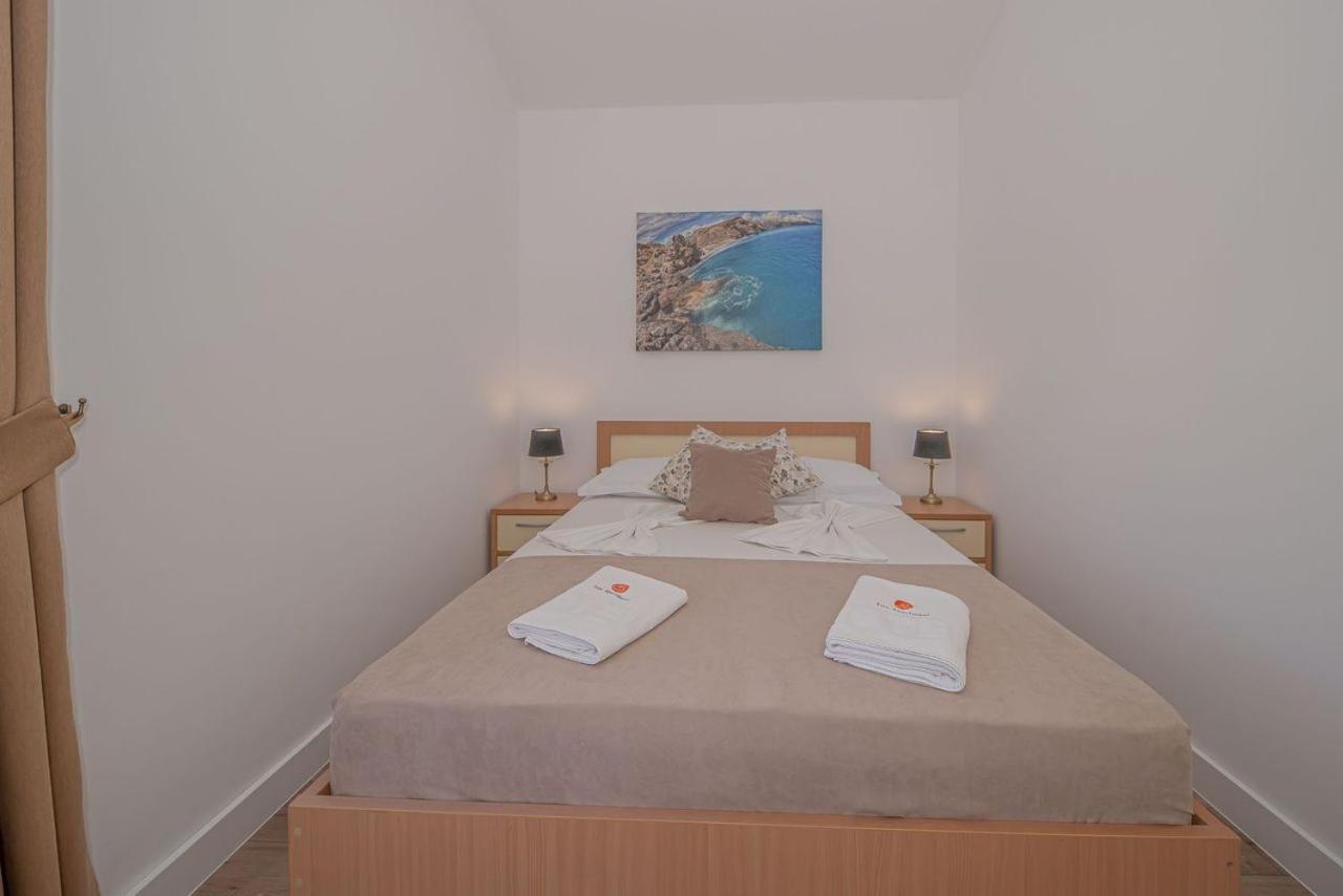 Guest House S-Lux Petrovac Zewnętrze zdjęcie