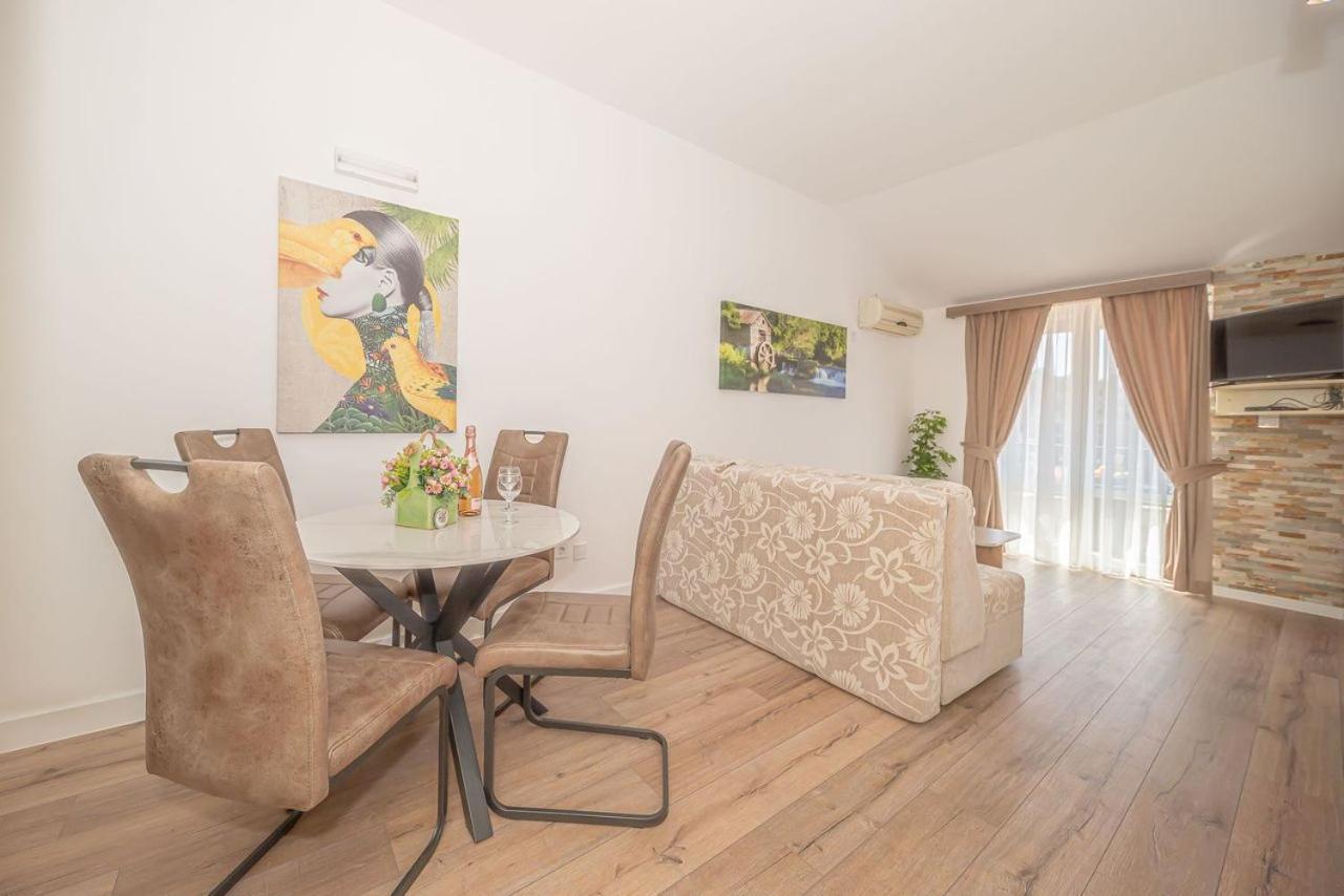 Guest House S-Lux Petrovac Zewnętrze zdjęcie
