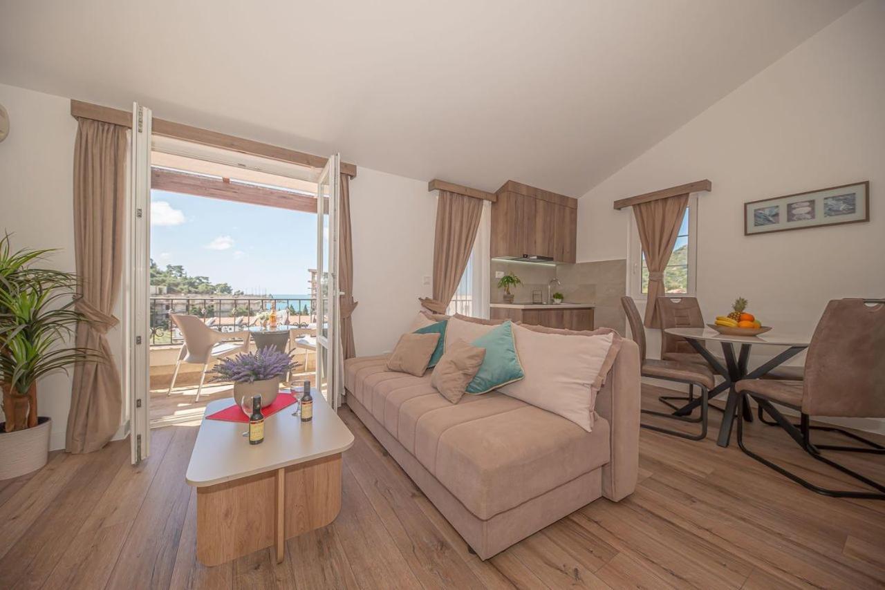 Guest House S-Lux Petrovac Zewnętrze zdjęcie