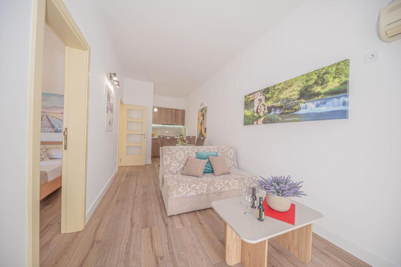 Guest House S-Lux Petrovac Zewnętrze zdjęcie