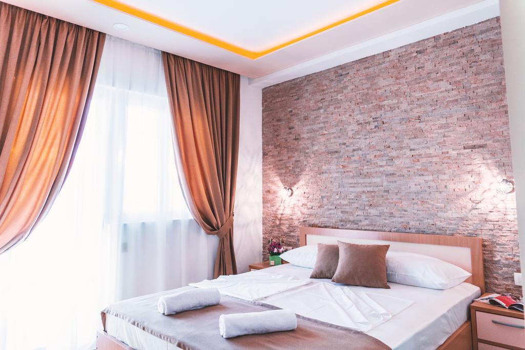 Guest House S-Lux Petrovac Zewnętrze zdjęcie