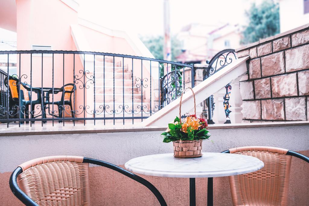 Guest House S-Lux Petrovac Zewnętrze zdjęcie
