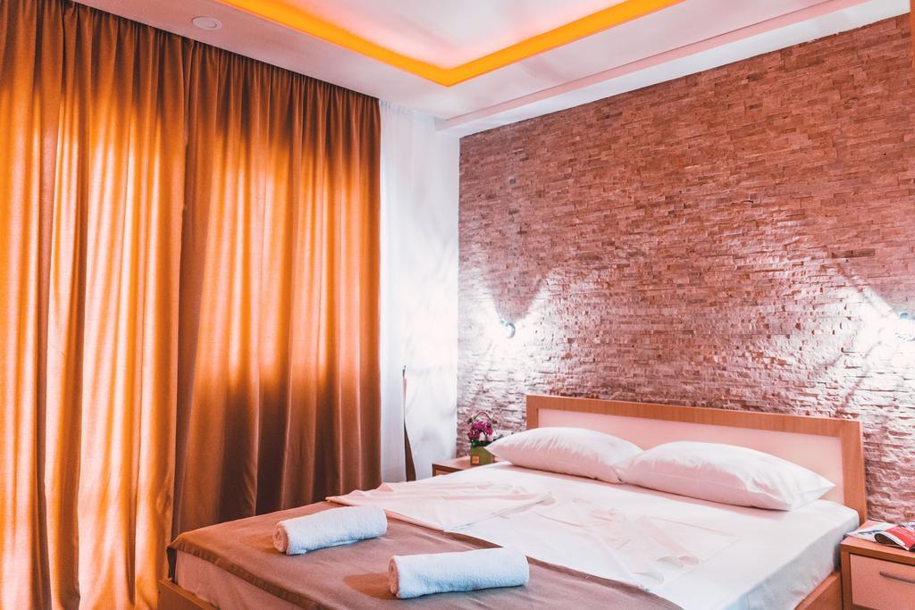 Guest House S-Lux Petrovac Zewnętrze zdjęcie