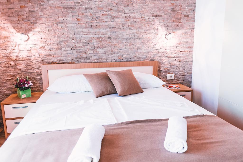 Guest House S-Lux Petrovac Zewnętrze zdjęcie