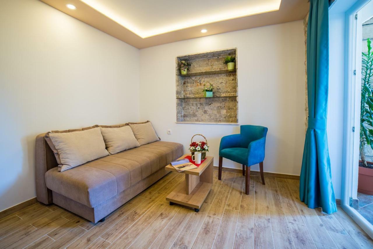 Guest House S-Lux Petrovac Zewnętrze zdjęcie